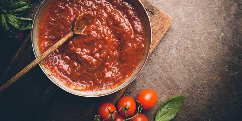 How to Make Tomato Sauce for Pizza